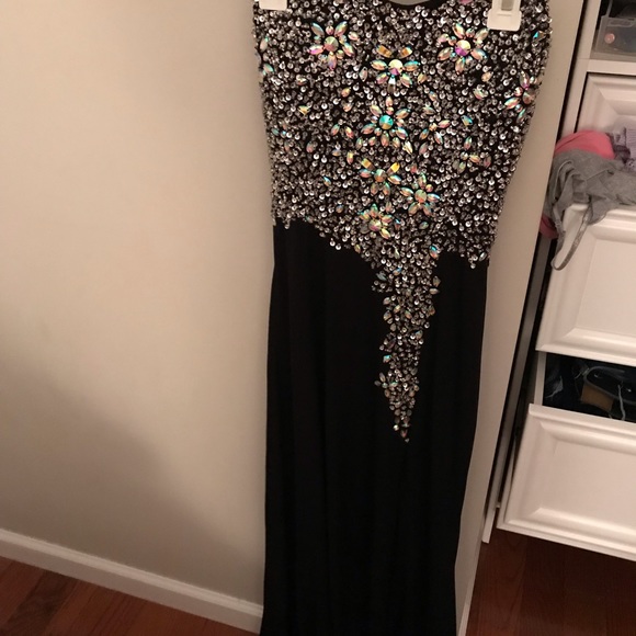 Dress - Picture 2 of 2